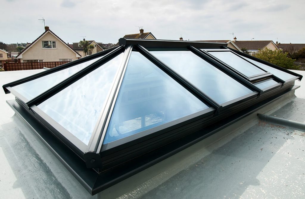 Outdoor-lantern-roof