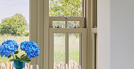 Cream open vertical slider